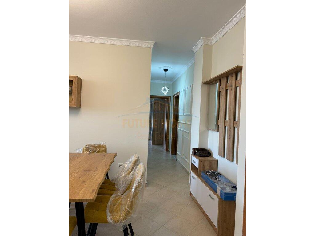 Affittasi Super Appartamento 3+1+2+Parcheggio in Affitto, Fresk, 600€