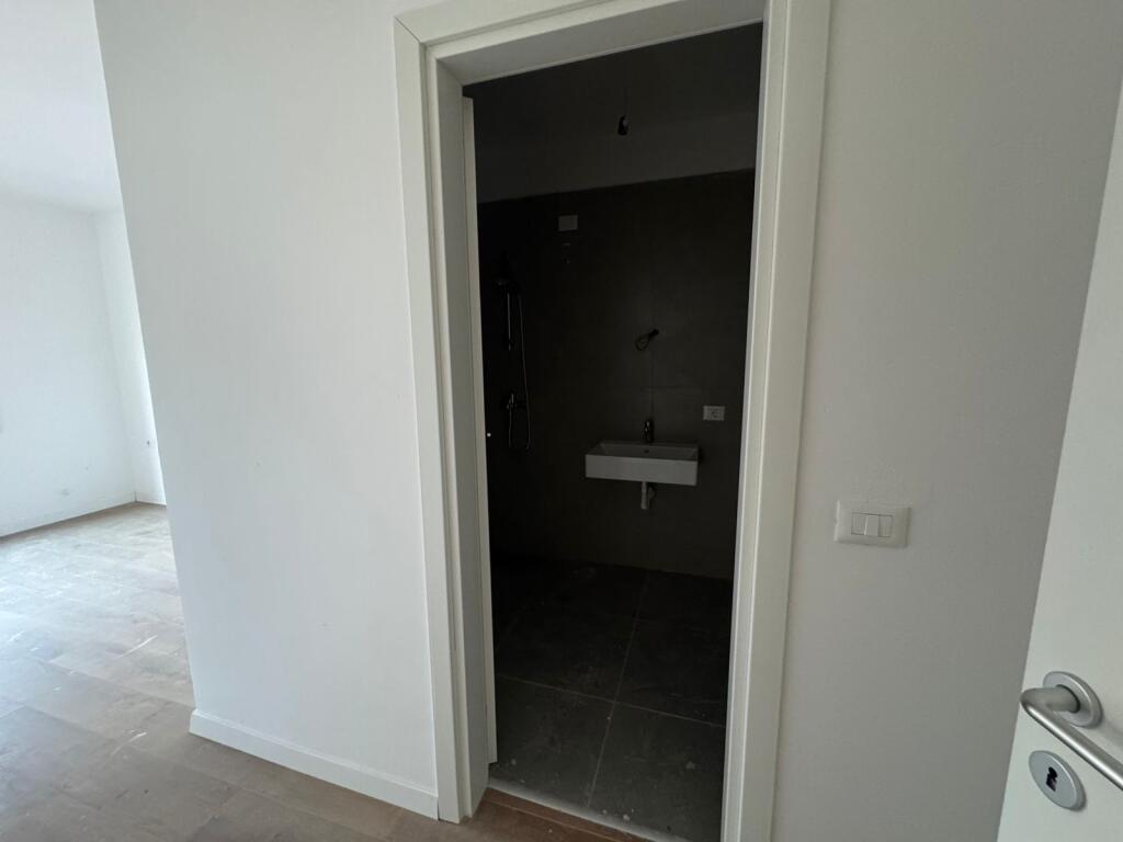 Appartamento 2+1+2 in vendita a Komuna e Parisit