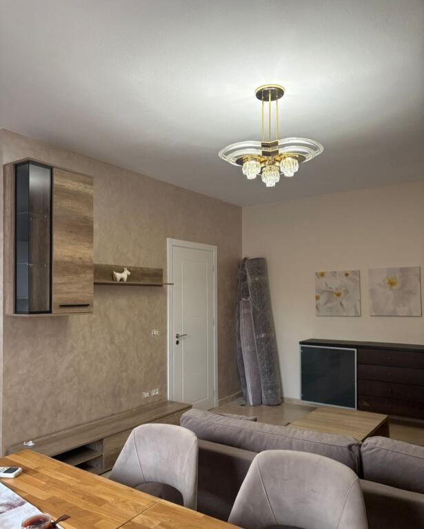 Appartamento in affitto 2+1 in Via Elbasan, vicino al Palazzo delle Brigate