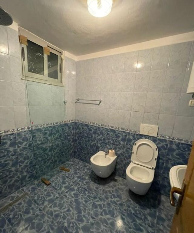 Qera , Apartament , 2+1 , Shkolla e Kuqe , Tirane .