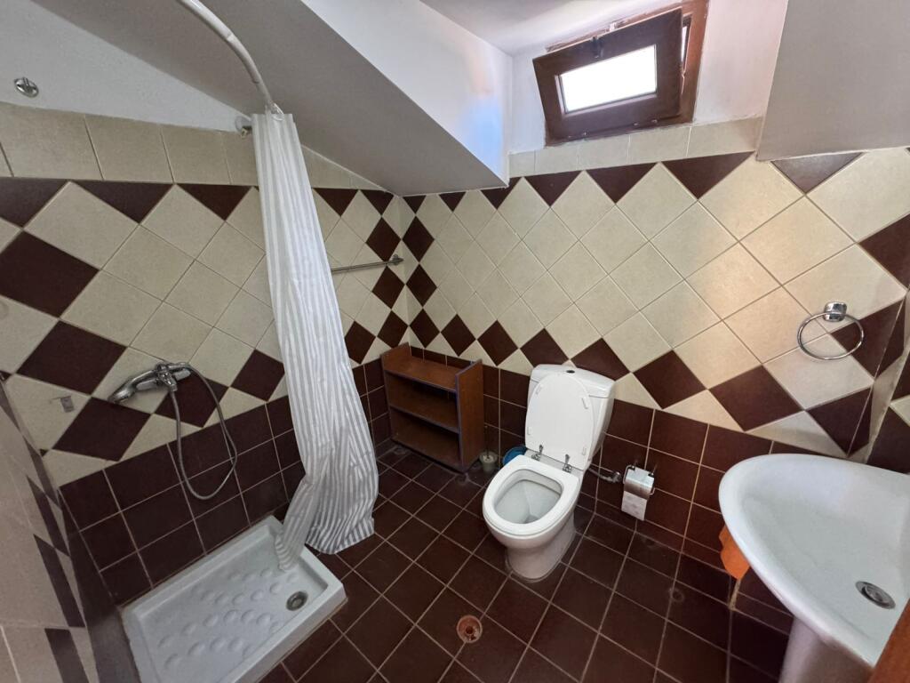 🏡 Appartamento 2+1 in affitto   📍 Via 3 Vëllezërit Kondi  💶 500€ (non trattabile)