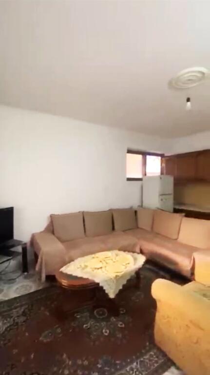 🏡Pas Spitalit Amerikan 2,Rr.Selaudin Zorba jepet me qera shtepi 1 kateshe 2+1,e mobiluar. 42,000 Leke 