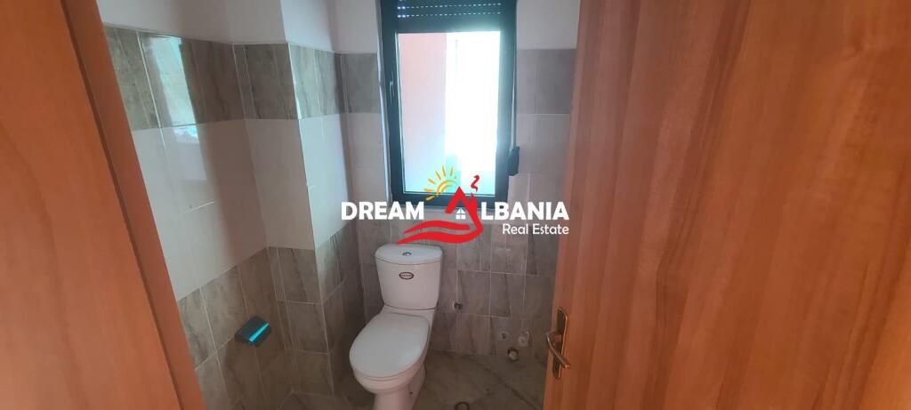 Apartament/Ambient Biznesi me Qera, prane Ministrise se Jashtme (ID 42213410)