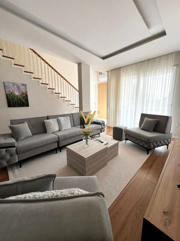 VILLA SU DUE PIANI IN AFFITTO A PRUSH 1.600 EURO