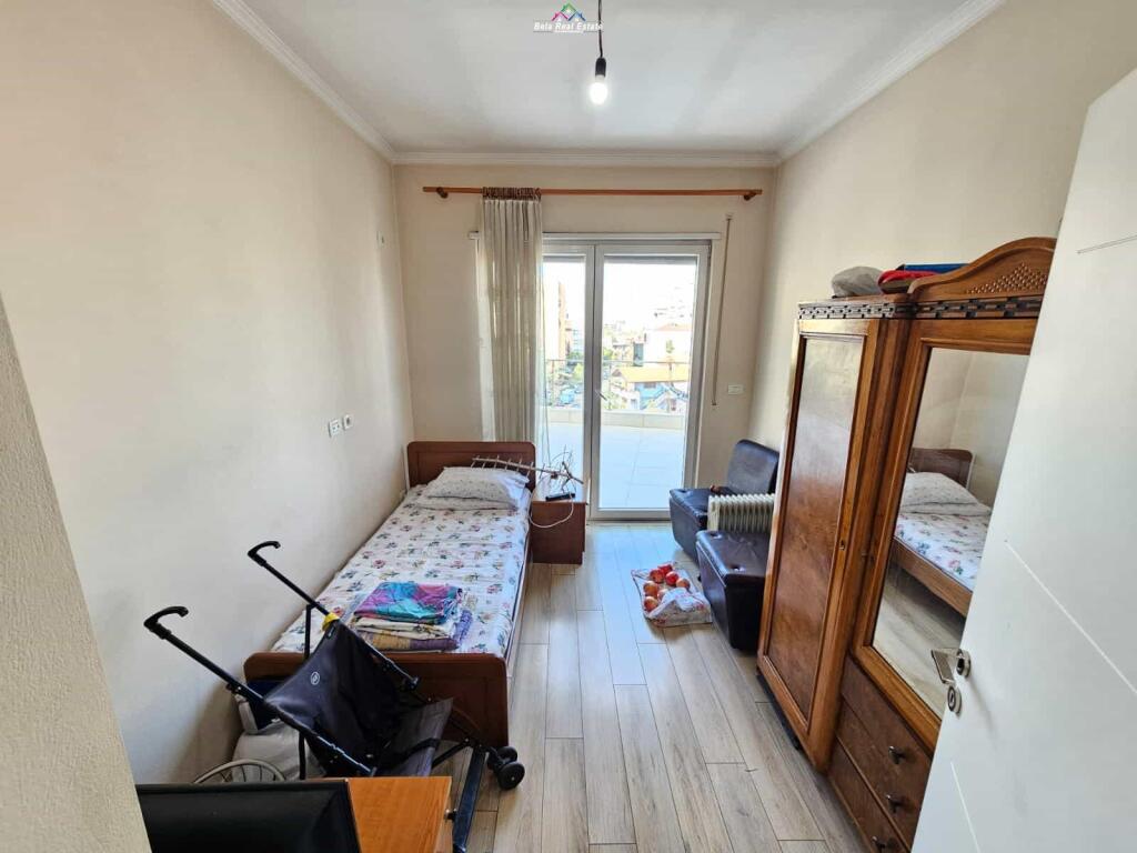 Apartament Ne Shitje 3+1 ne Laprake (ID B130104) Tirane