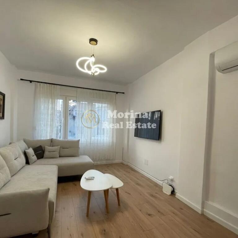 Qera, Apartament 2+1, te Blloku, 850 euro/muaj