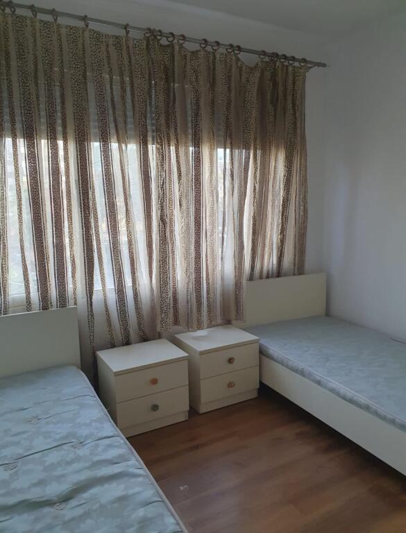 Apartament me Qera 3+2+1