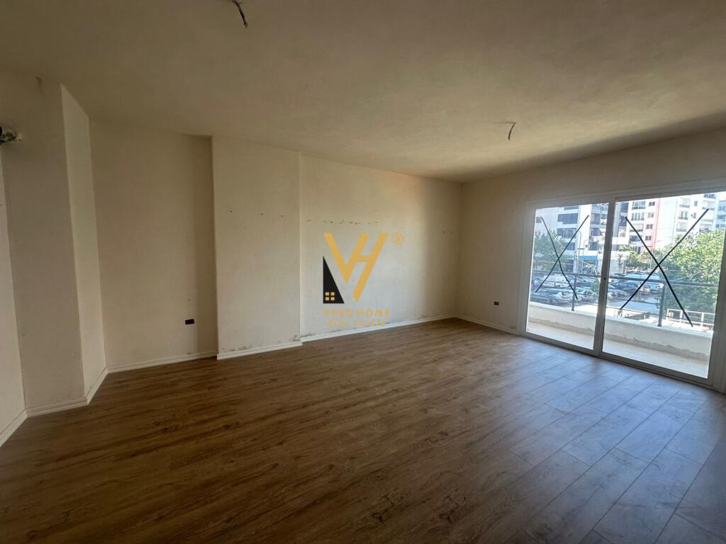 LOCALE COMMERCIALE DI 260 M2 IN AFFITTO A YZBERISHT 1.500 EURO