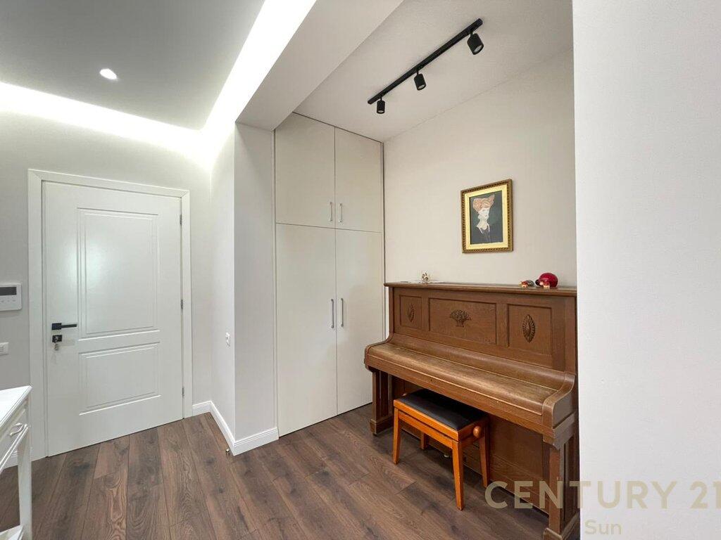 2+1 APARTMENT FOR RENT ON DURRES STREET! 1,200 € /Month