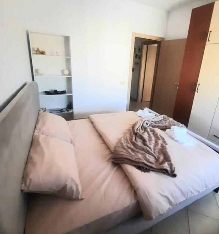 Appartamento 1+1 in Affitto al Mercato Elettrico, Tirana