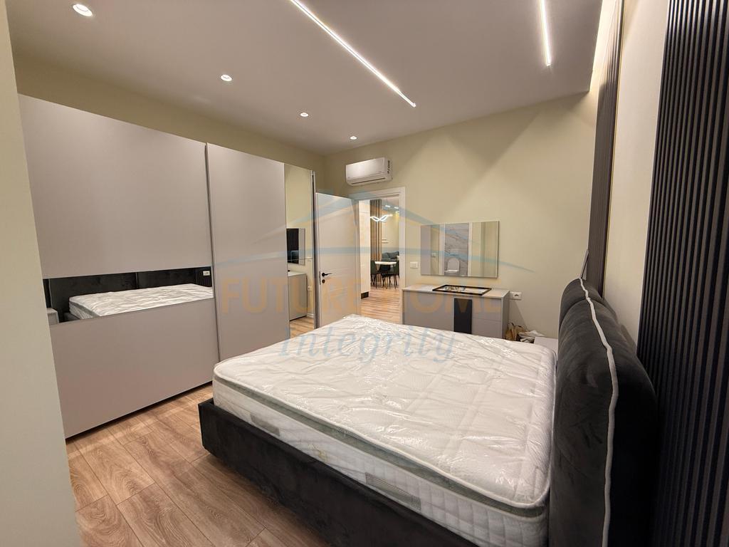 Shitet, Apartament 2+1+2, Ali Demi, Tiranë. 