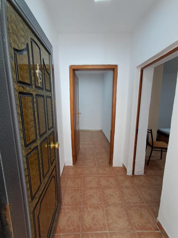 FOR RENT – FIRST FLOOR OF A VILLA 1+1 📍 Neighborhood no.10 (New Neighborhood) – Durrës