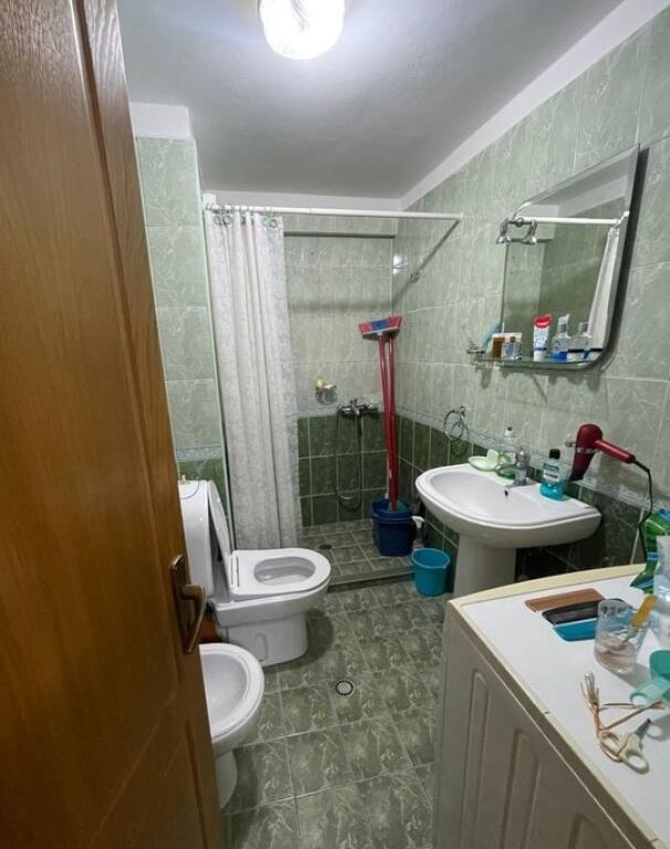 Qera , Apartament , 2+1 , Shkolla e Kuqe , Tirane .
