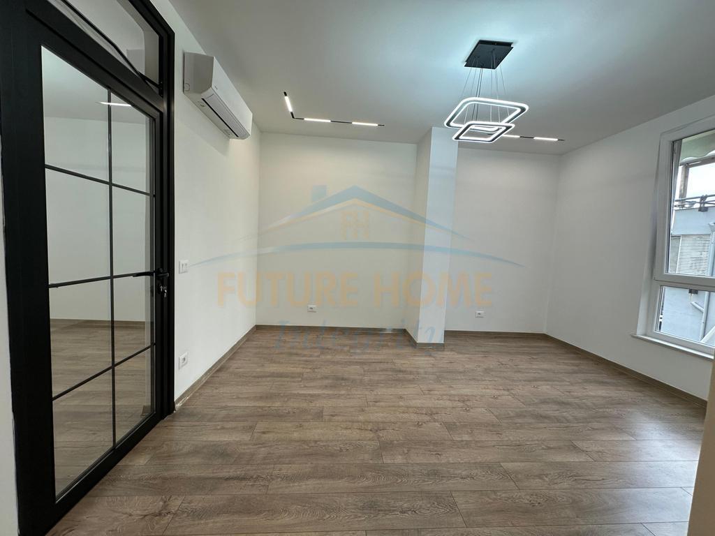 Shitet, Apartament 2+1, Rruga e Elbasanit, Tiranë.