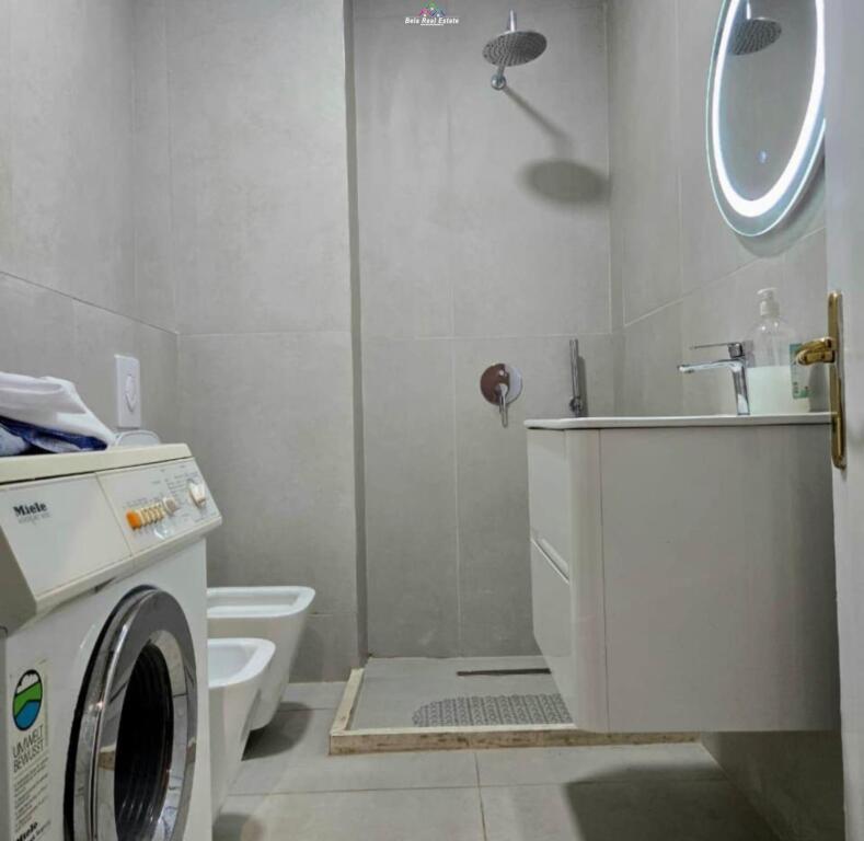 Apartament me qera 2+1+2 tek Komuna E Parisit (ID B2201525) Tirane