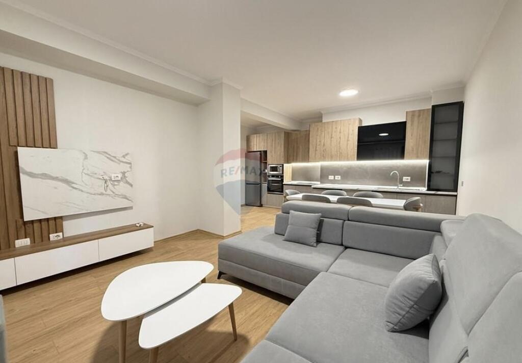 Jepet apartament me qira 2+1+2+2 ballkone tek Zogu i Zi tek Logosi.