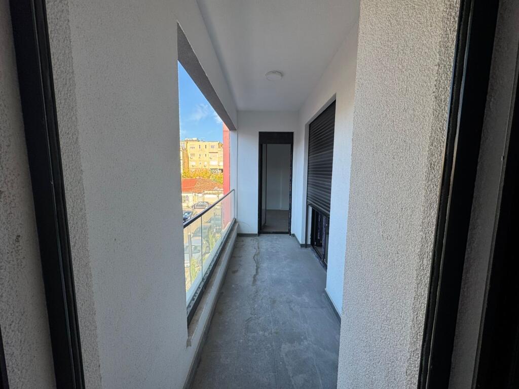 Appartamento 2+1+2 in vendita a Komuna e Parisit