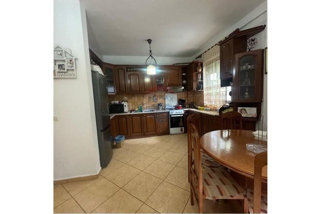 Shitet apartament 2+1 te Eleonora!