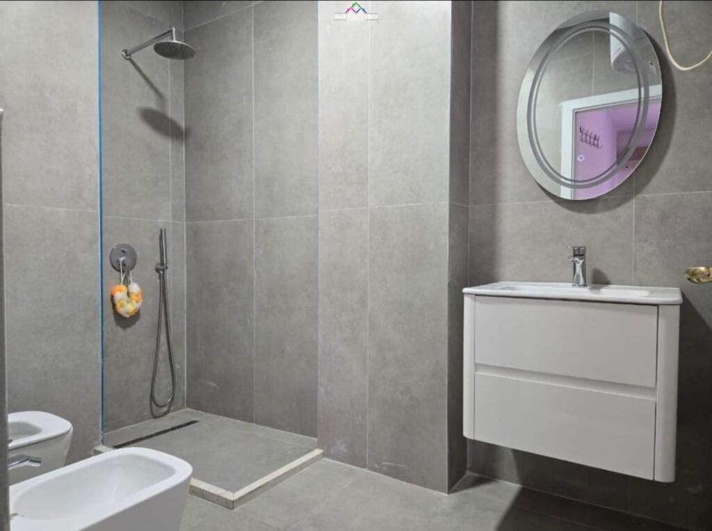 Apartament me qera 2+1+2 tek Komuna E Parisit (ID B2201525) Tirane