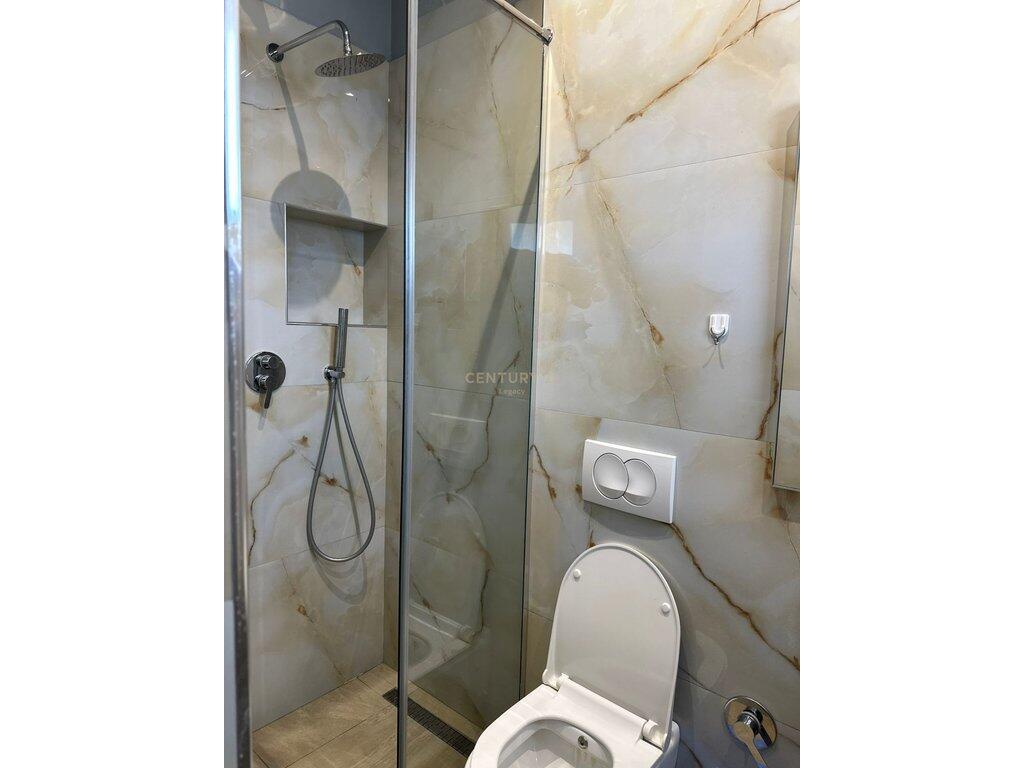 🏨 Affittasi Hotel 5 Piani con Piscina – Vaqarr, Tirana