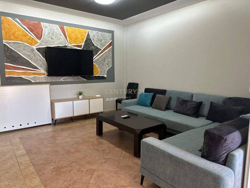 🏨 Affittasi Hotel 5 Piani con Piscina – Vaqarr, Tirana