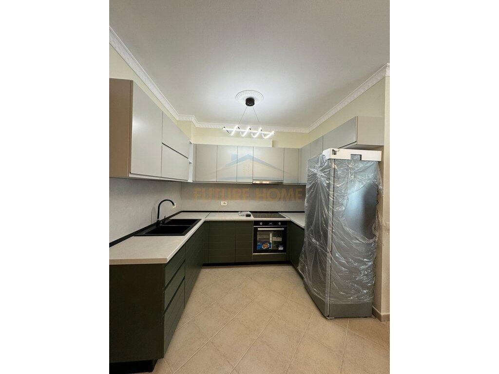 Affittasi Super Appartamento 3+1+2+Parcheggio in Affitto, Fresk, 600€