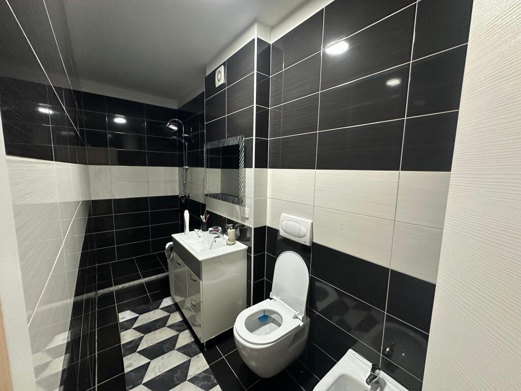 Apartament me qera 2+1 Tek 21 dhjetori,kompleksi Kontakt 