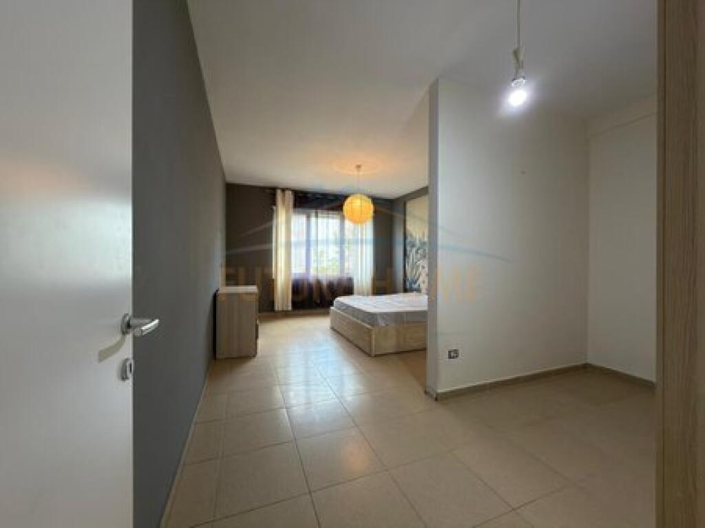 Shitet, Apartament 1+1, Liqeni i Thate.