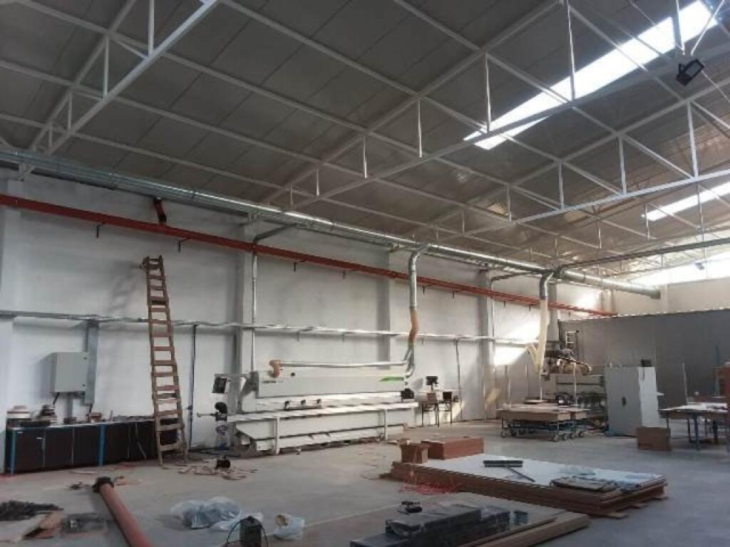 MAGAZZINO IN VENDITA VICINO A CITY PARK 1.740 M2