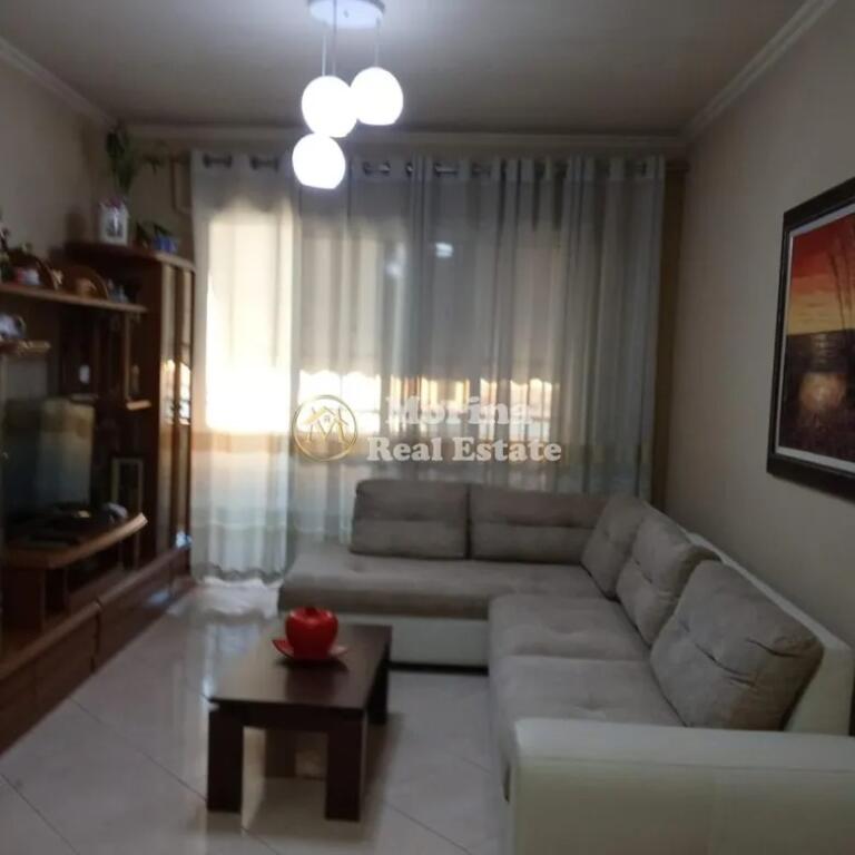 Qera Apartament, 1+1, te Kopeshti Botanik, 650 Euro/Muaj