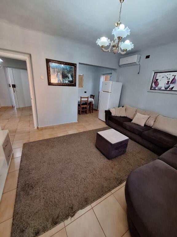 Apartament me qira 21 dhjetori