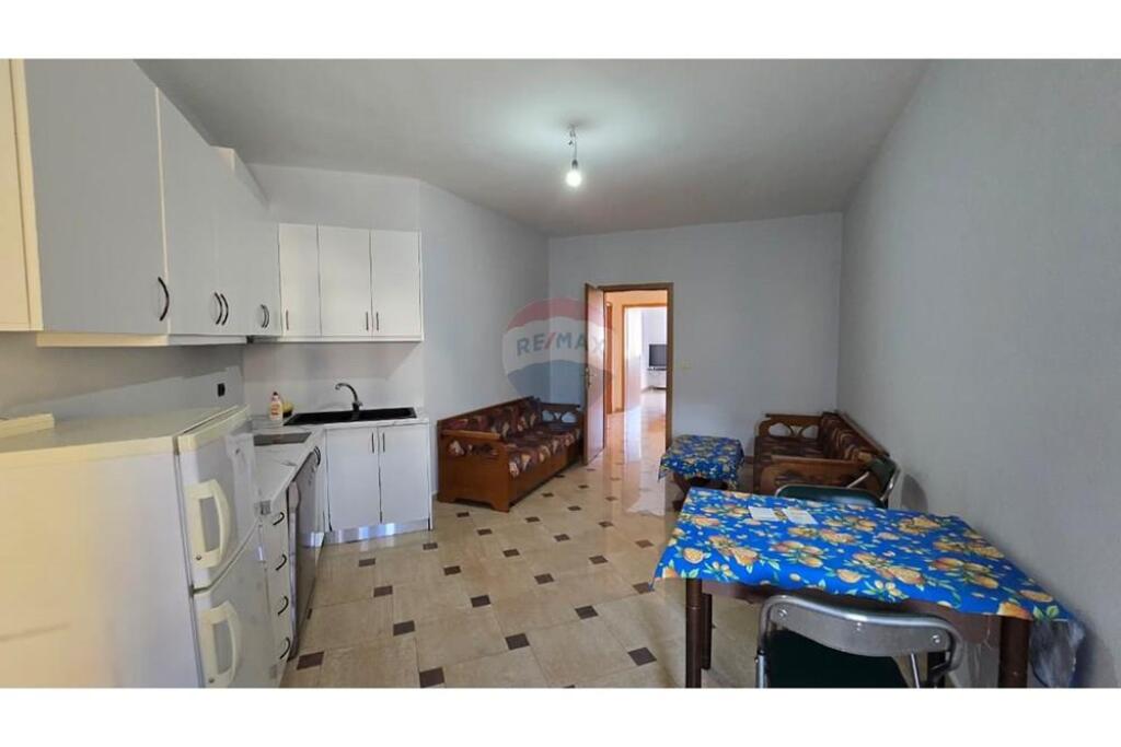 Appartamento spazioso (2+1) in affitto, Via Frang BardhI Kodra e Diellit!