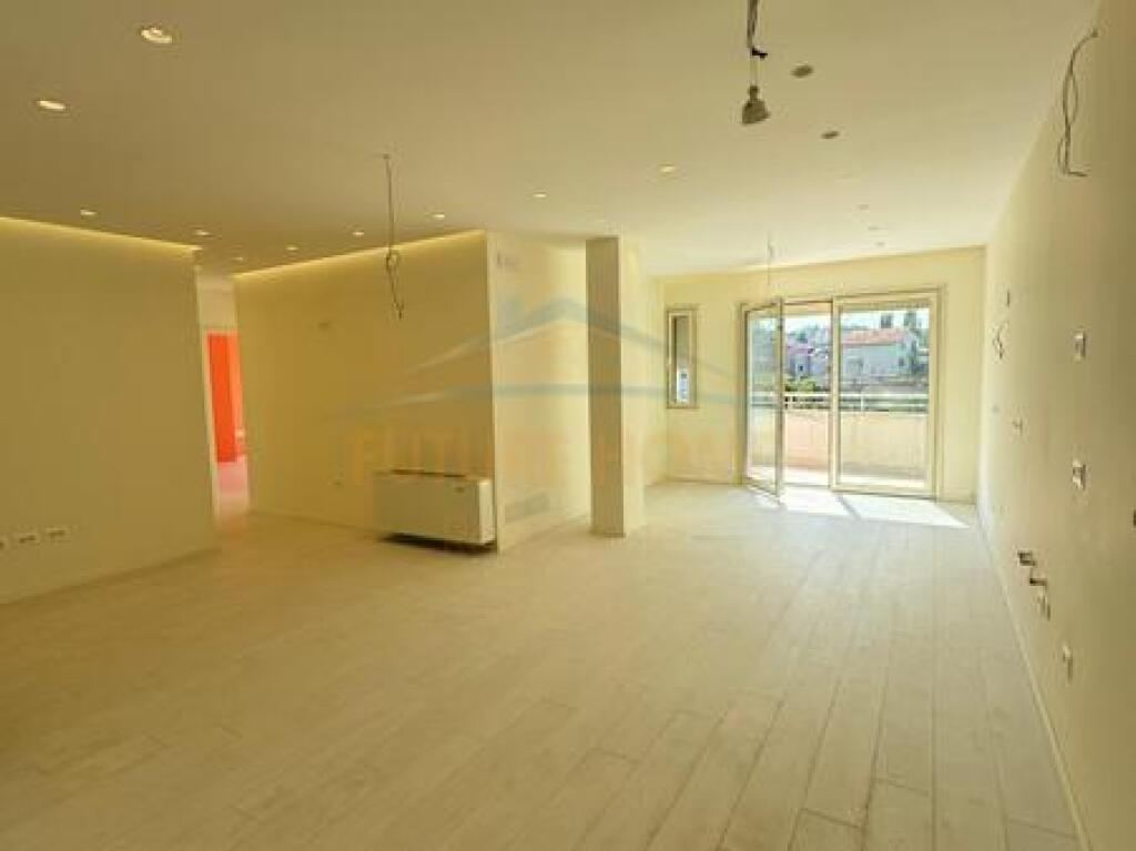 Shitet, Apartament 3+1, Tufine, Tirane.