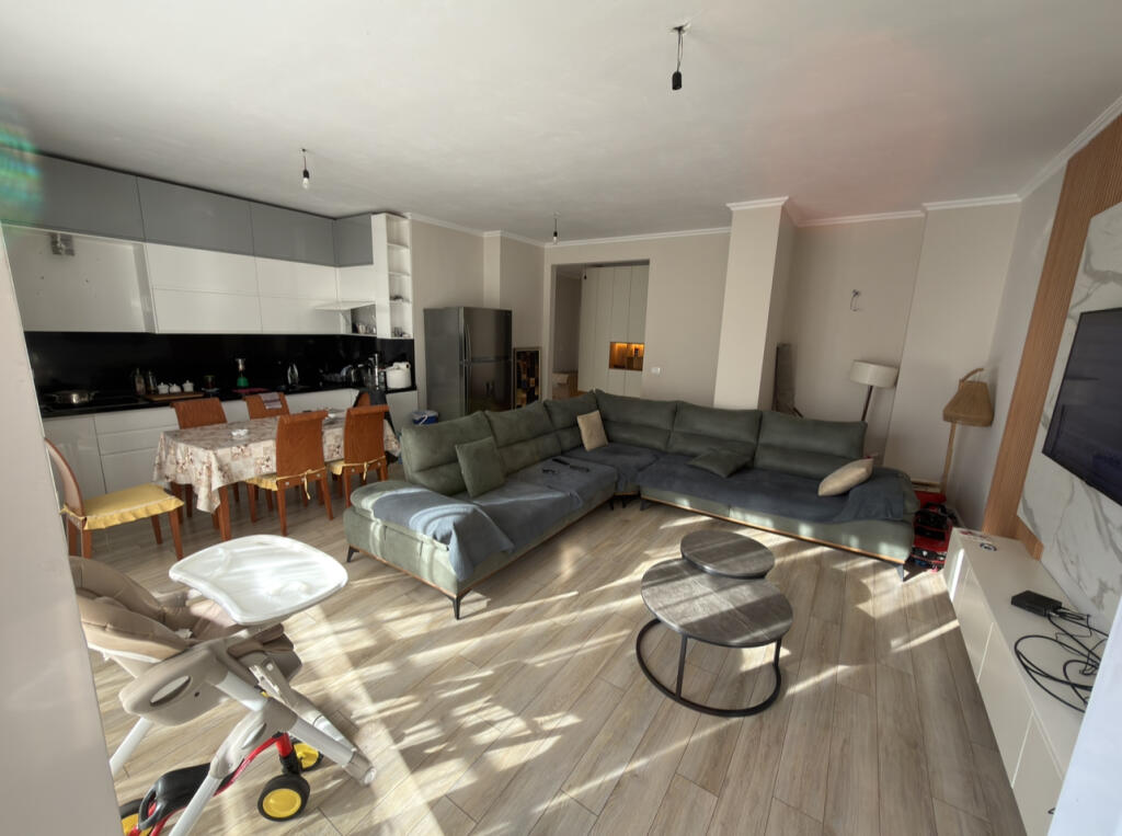 📣 VENDESI SUPER Appartamento 3+1 Con Veranda 📍 Laprake ✨