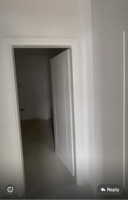 2+1,i mobiluar per here te pare,sauk i ri te xhamia,cmimi 500 euro
