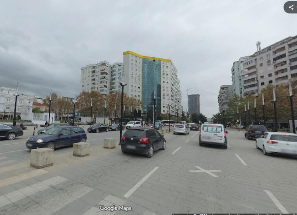 Magazzino in affitto in Via Karl Gega, a Tirana (ID 4281296)