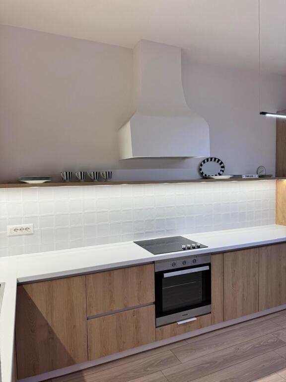 For rent 2+2 + parking at Pavarotti lake 1200 eu