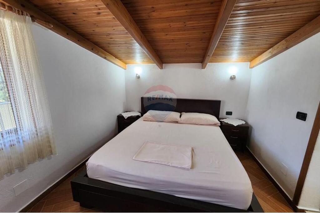 Lingue straniere, Tirana, Villa in affitto 3+1