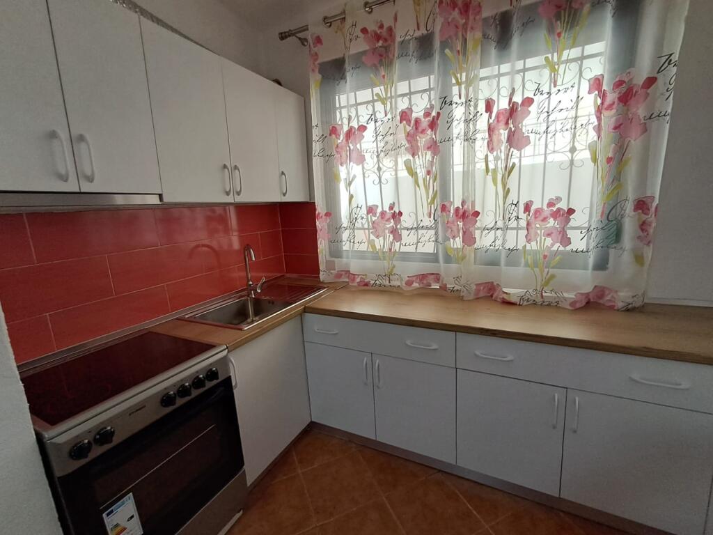 FOR RENT – FIRST FLOOR OF A VILLA 1+1 📍 Neighborhood no.10 (New Neighborhood) – Durrës