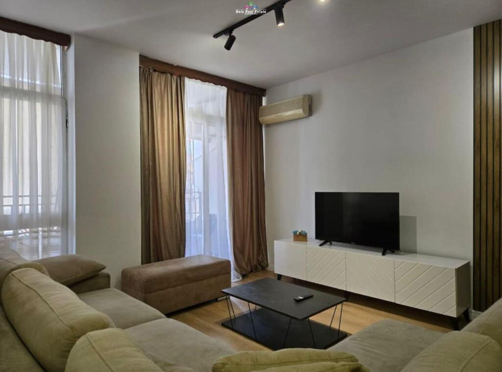 Apartament me qera 2+1+2 tek Komuna E Parisit (ID B2201525) Tirane