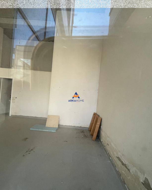 NEGOZIO IN AFFITTO 83M2 "EX CAMPO DI AVIAZIONE" 1200 EURO