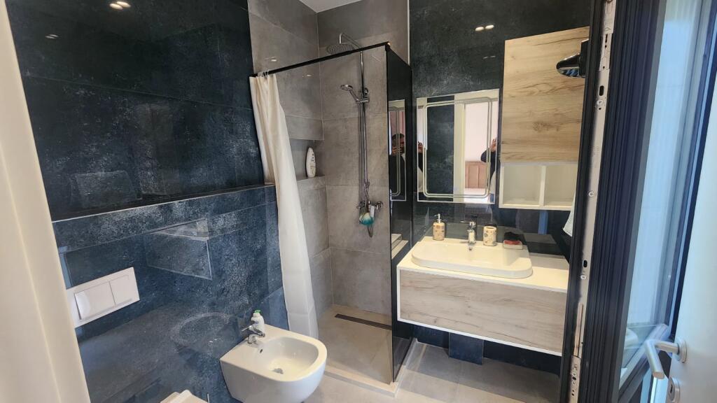 Apartament për qera 2+1+2+post parkimi – Met Invest