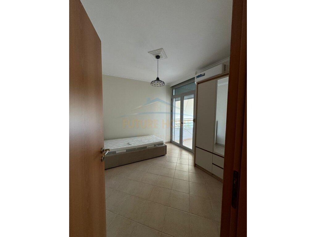 Affittasi Super Appartamento 3+1+2+Parcheggio in Affitto, Fresk, 600€