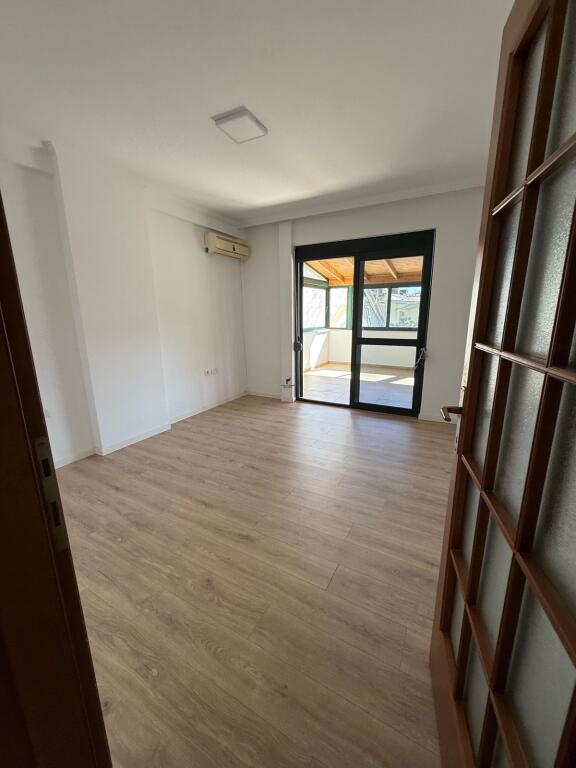 UFFICIO IN AFFITTO 170 M2 BLLOK 1400 EURO