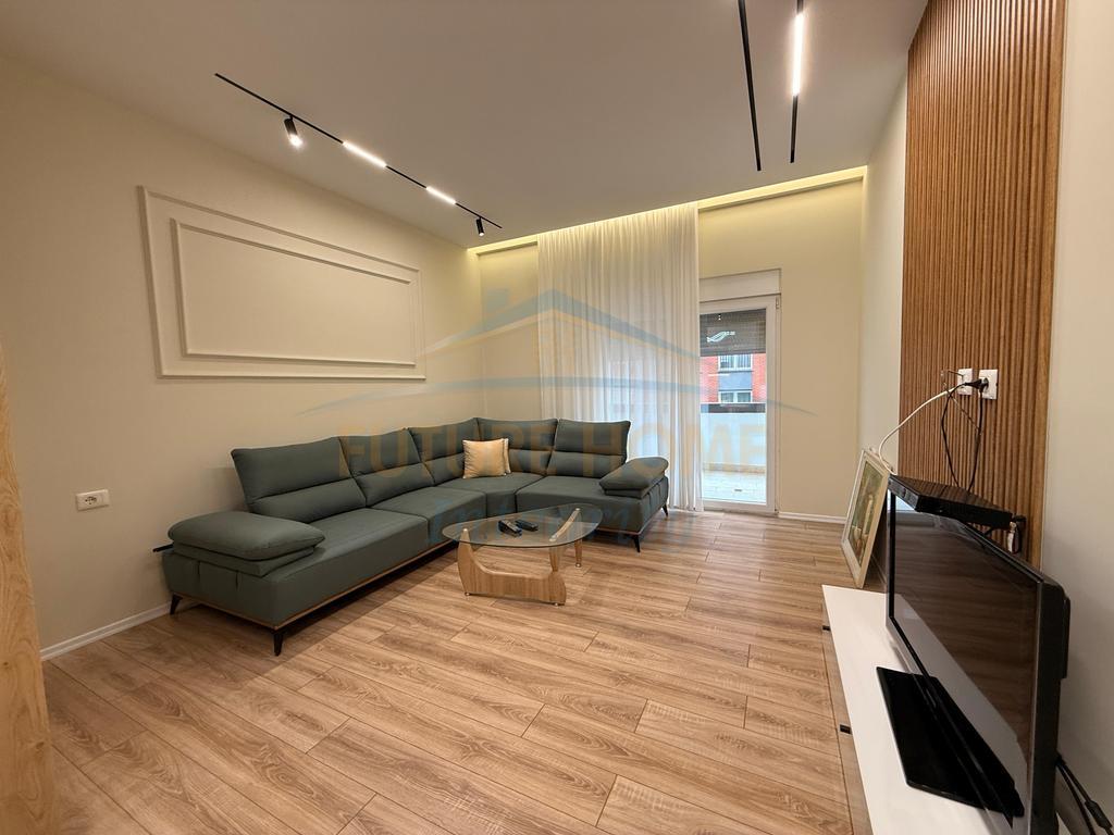 Shitet, Apartament 2+1+2, Ali Demi, Tiranë. 
