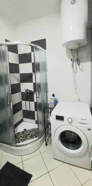 Appartamento 1+1 in Affitto al Mercato Elettrico, Tirana