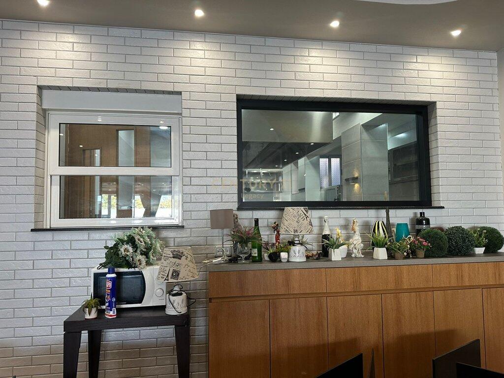🏨 Affittasi Hotel 5 Piani con Piscina – Vaqarr, Tirana