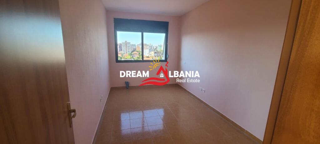 Apartament/Ambient Biznesi me Qera, prane Ministrise se Jashtme (ID 42213410)