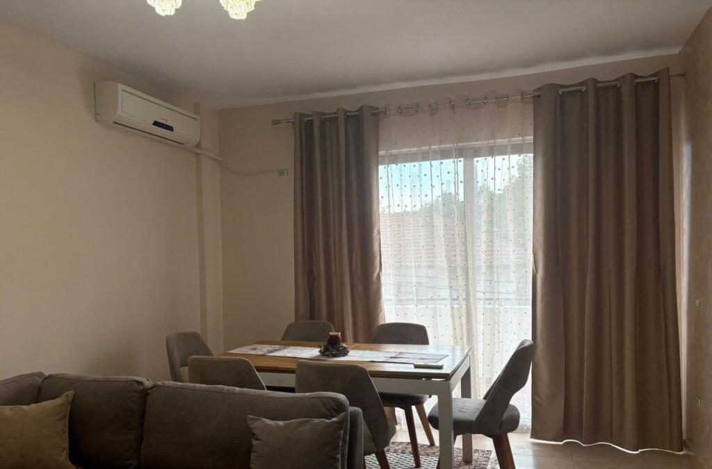 Appartamento in affitto 2+1 in Via Elbasan, vicino al Palazzo delle Brigate