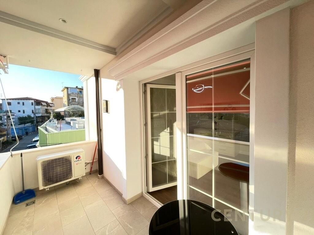 Apartament Modern 2+1 me Qira në Rrugën e Durrësit